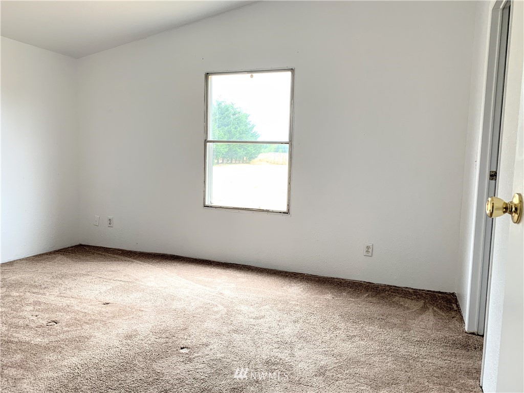 7034 187th Avenue Southwest Rochester, WA 98579 - Photo 12 of 18