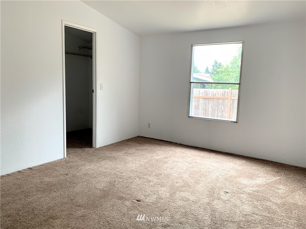 7034 187th Avenue Southwest Rochester, WA 98579 - Photo 7 of 18