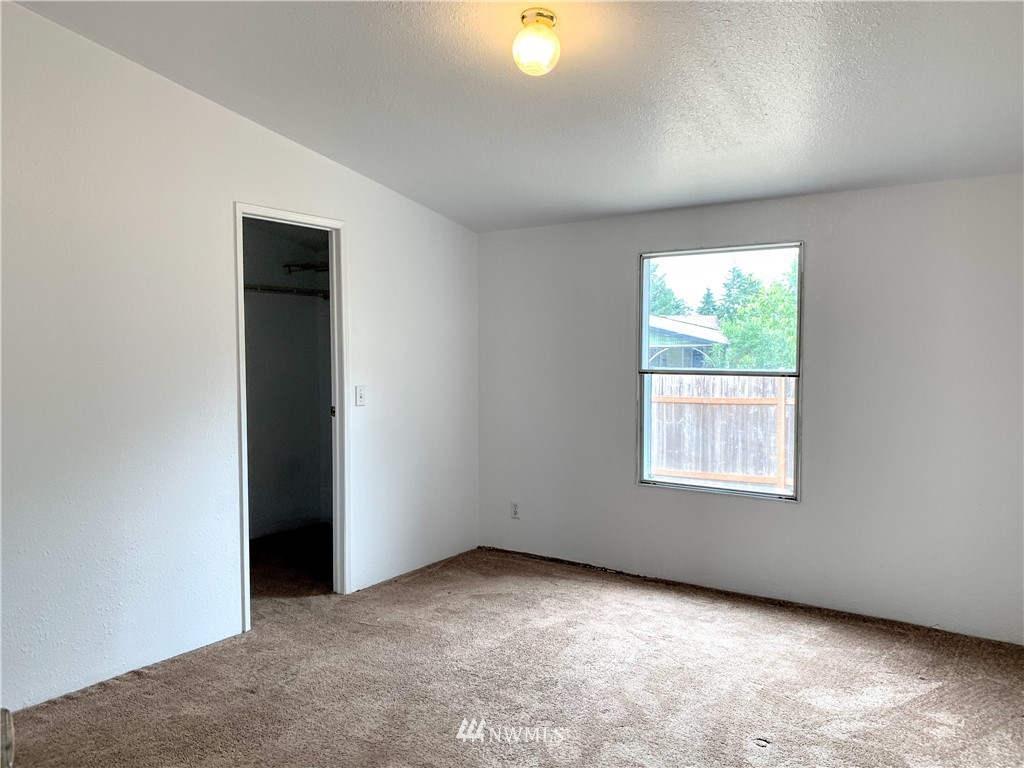 7034 187th Avenue Southwest Rochester, WA 98579 - Photo 10 of 18