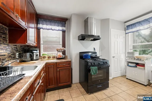 $599,000 | 19 Dover Street, Newark, NJ 07106