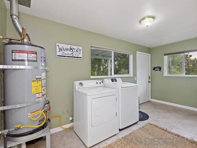 6460 Rainbow Heights Road Fallbrook, CA 92028 - Photo 26 of 38 a utility room with dryer and washer