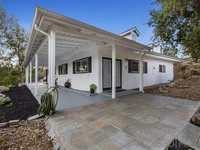 6460 Rainbow Heights Road Fallbrook, CA 92028 - Photo 7 of 38 a view of a house with backyard and sitting area