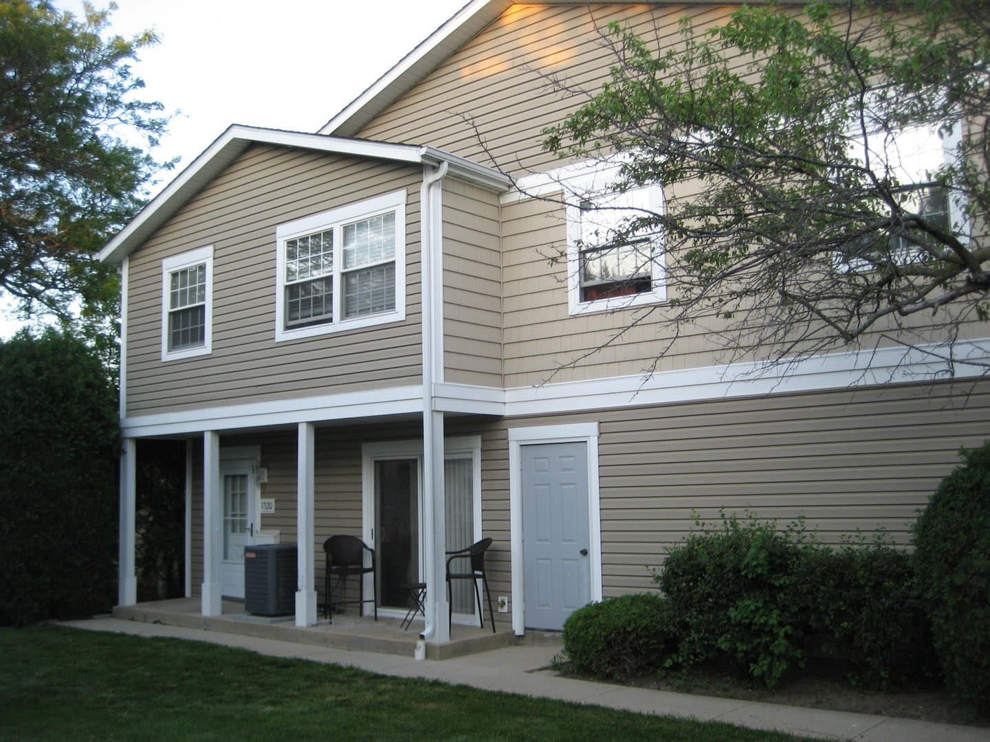 1320 Alpine Court, Unit 4 Wheeling, IL 60090 - Photo 1 of 12