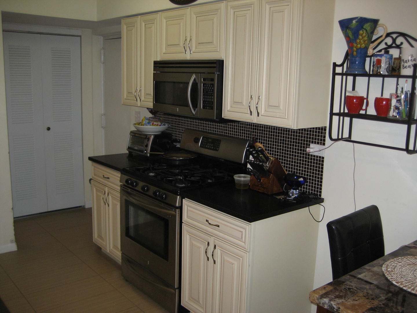 1320 Alpine Court, Unit 4 Wheeling, IL 60090 - Photo 8 of 12