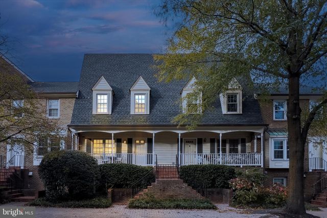 $829,000 | 4207 11th Street North, Unit 1, Arlington, VA 22201