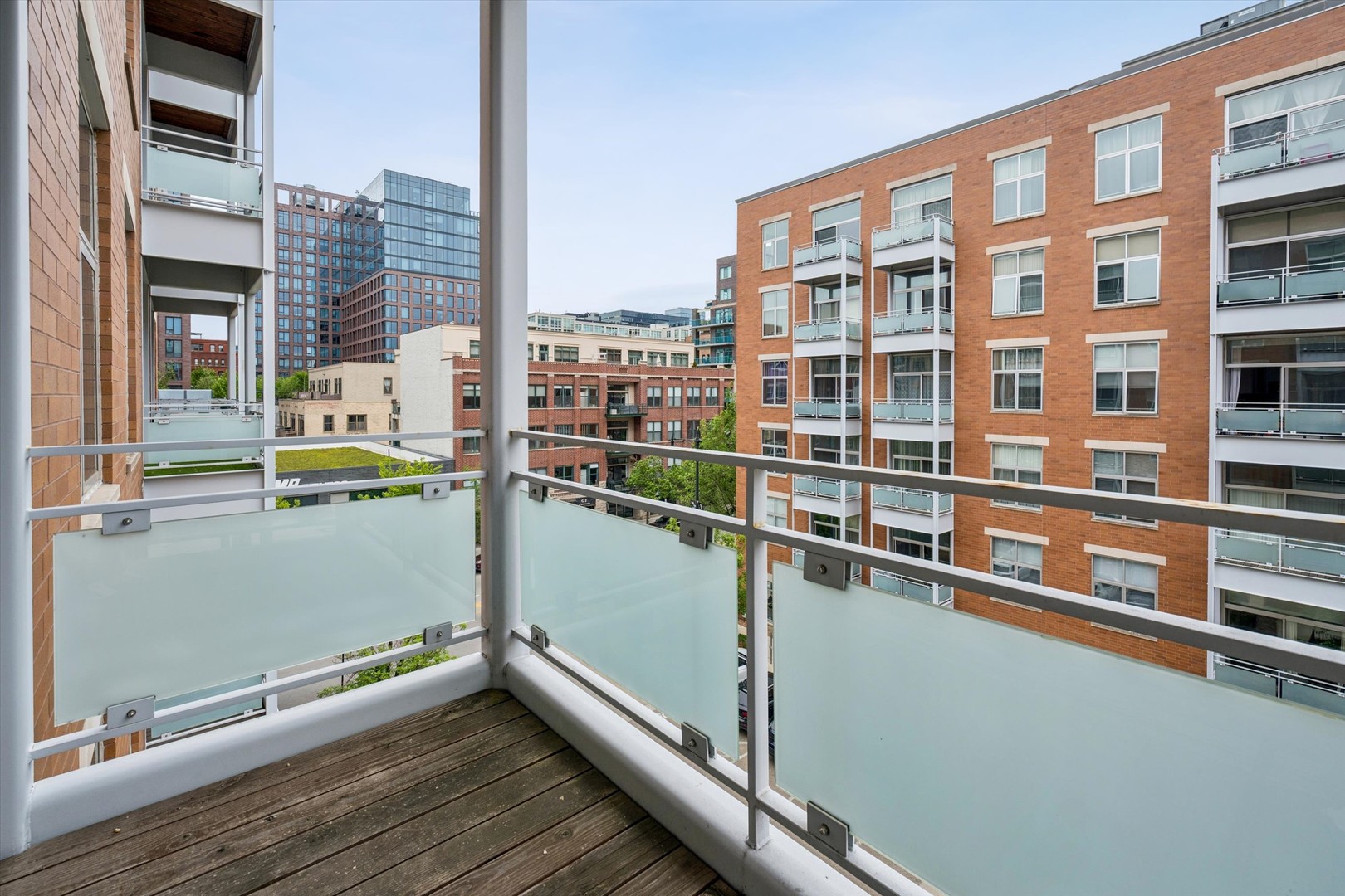 949 West Madison Street, Unit 406 Chicago, IL 60607 - Photo 8 of 17