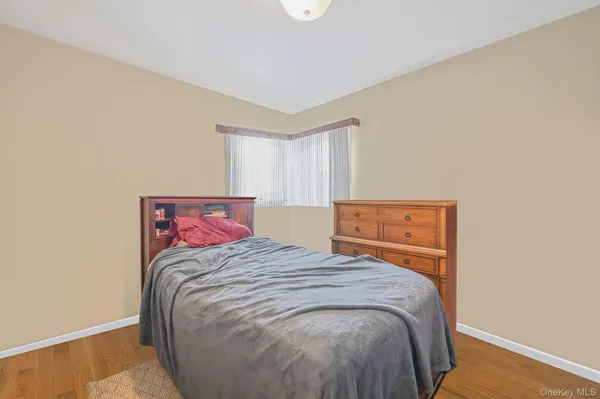 $619,000 | 24 New Highway, Commack, NY 11725