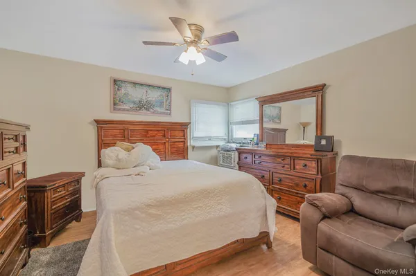 $619,000 | 24 New Highway, Commack, NY 11725