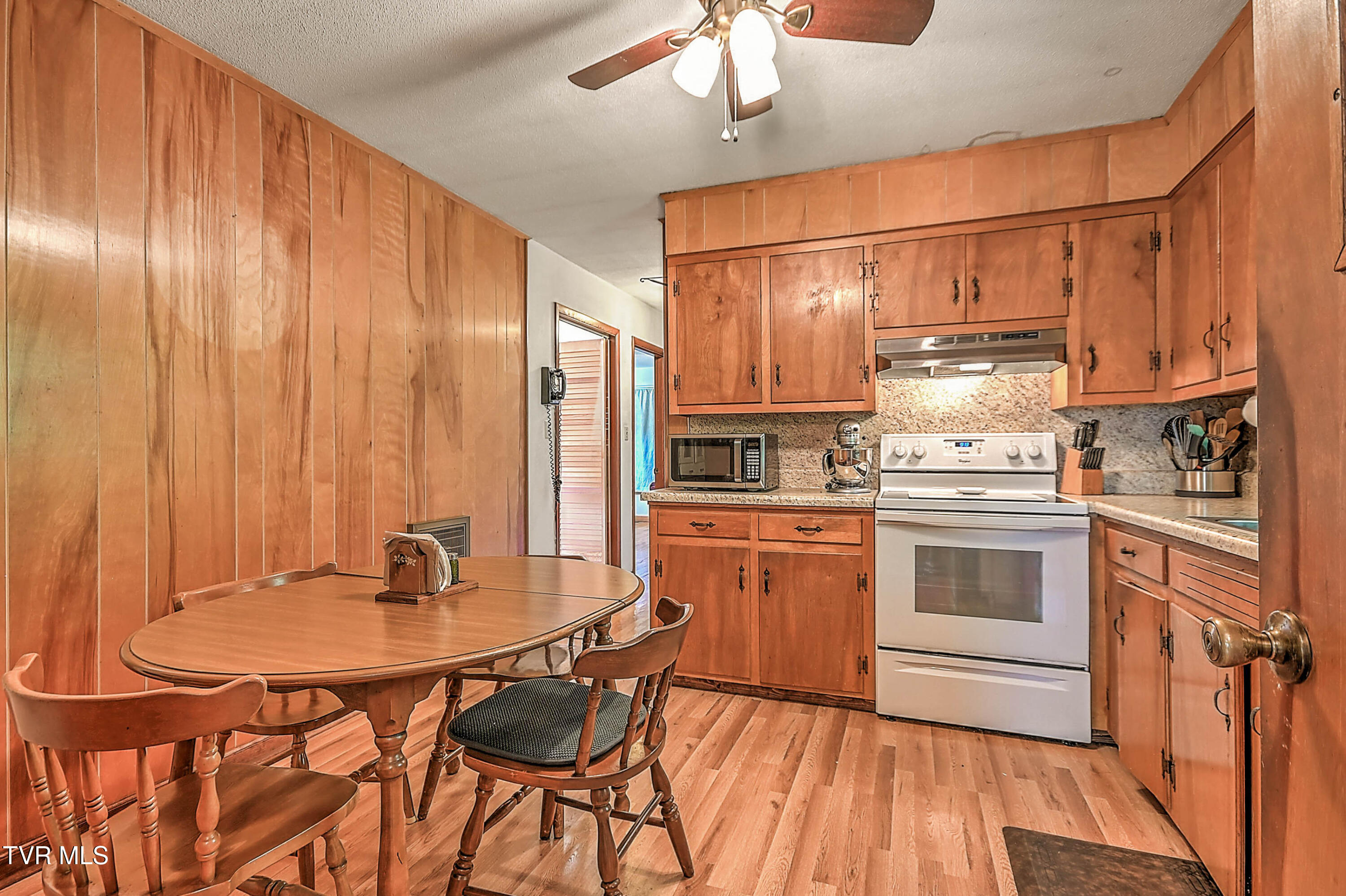 3659 Island Road Blountville, TN 37617 - Photo 23 of 53 3659 Island Rd DK-23