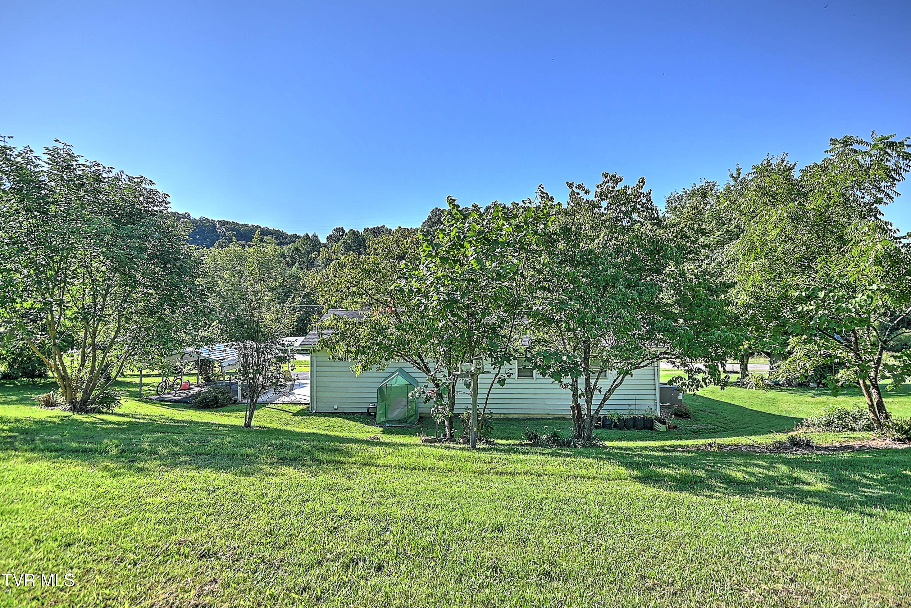 3659 Island Road Blountville, TN 37617 - Photo 37 of 53 3659 Island Rd DK-37