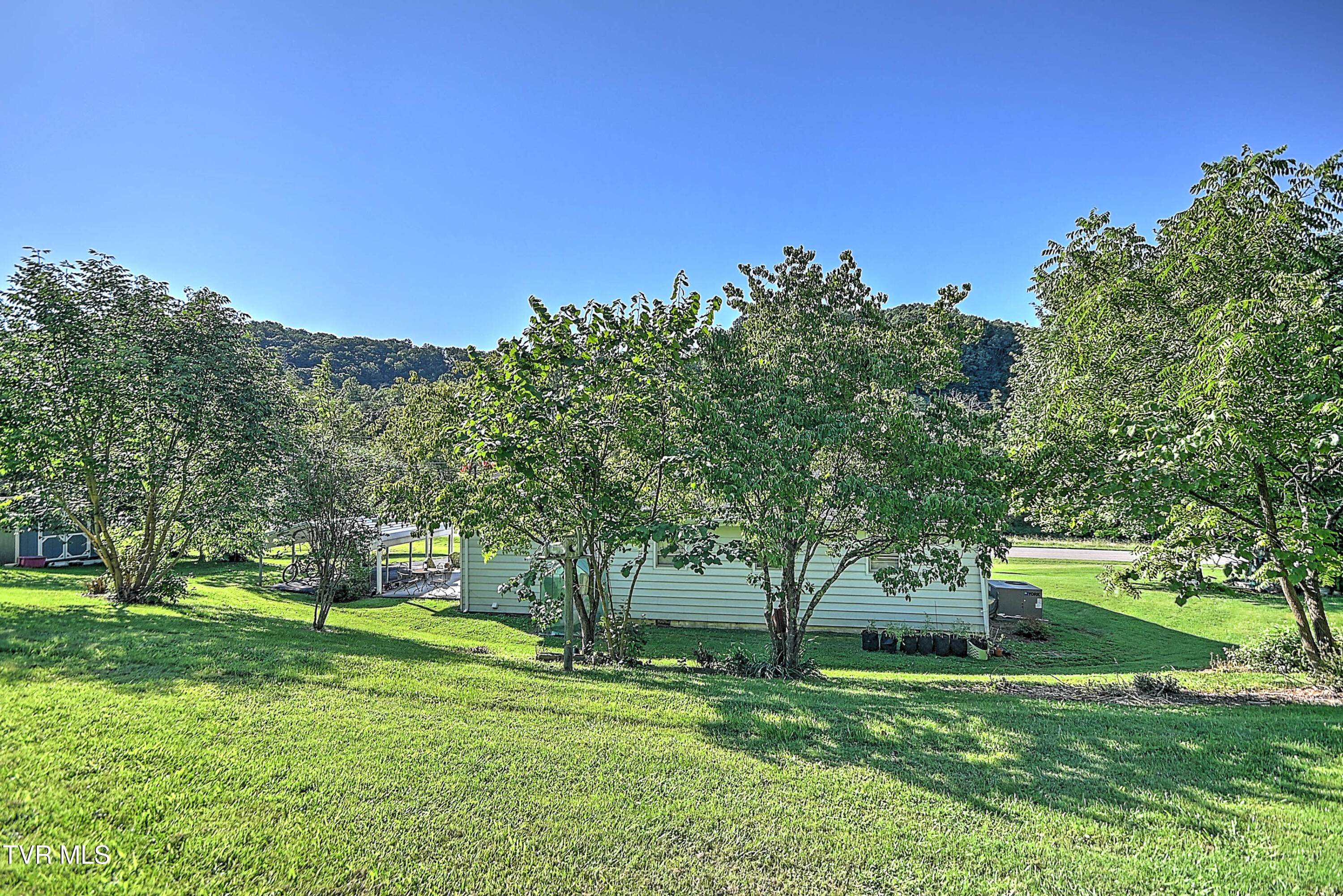 3659 Island Road Blountville, TN 37617 - Photo 38 of 53 3659 Island Rd DK-38