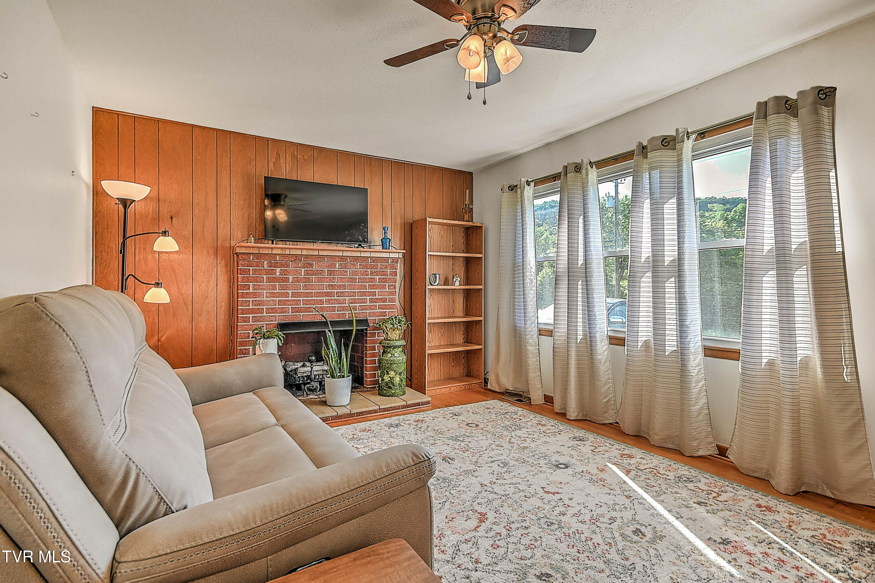 3659 Island Road Blountville, TN 37617 - Photo 7 of 53 3659 Island Rd DK-7