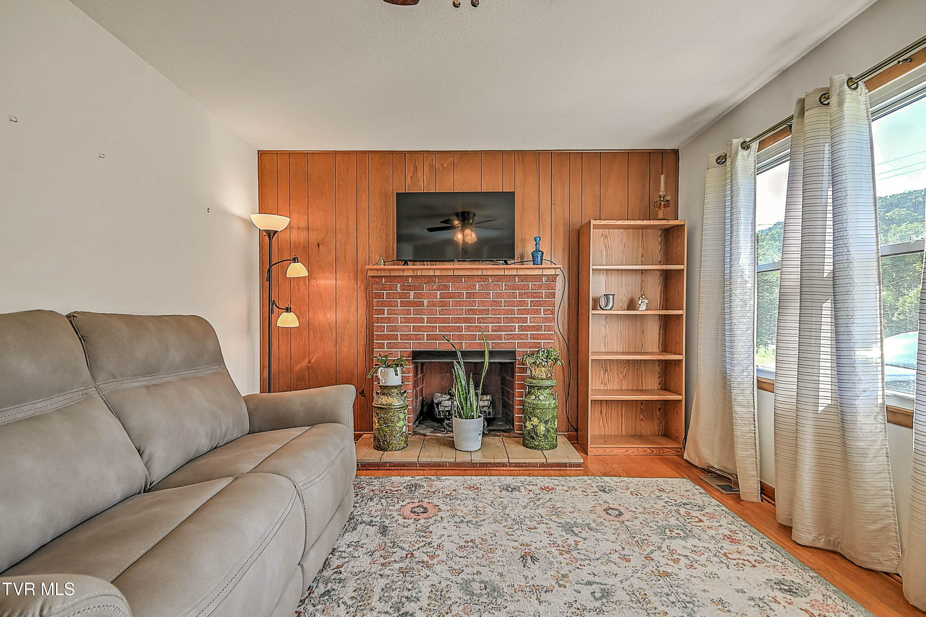 3659 Island Road Blountville, TN 37617 - Photo 8 of 53 3659 Island Rd DK-8