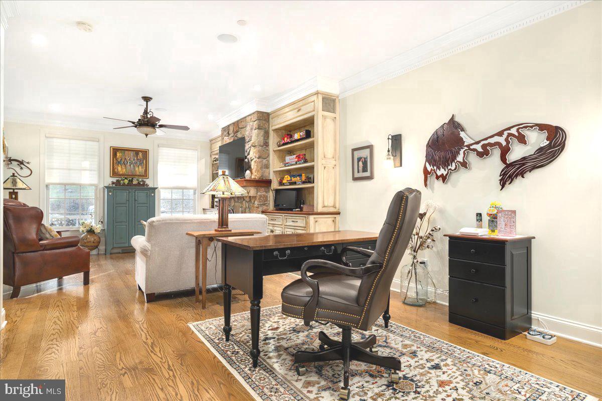 36 West Mechanic Street New Hope, PA 18938 - Photo 7 of 26 a work room with furniture