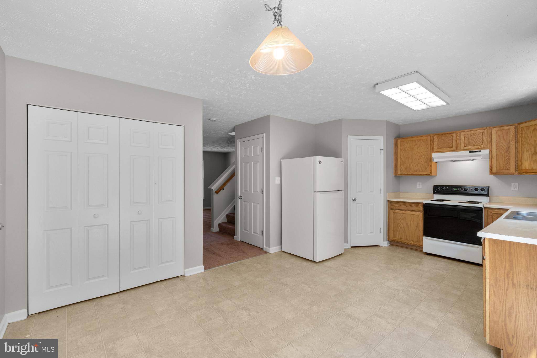 2816 Profitt Path Edgewood, MD 21040 - Photo 12 of 43 Dining room/Kitchen