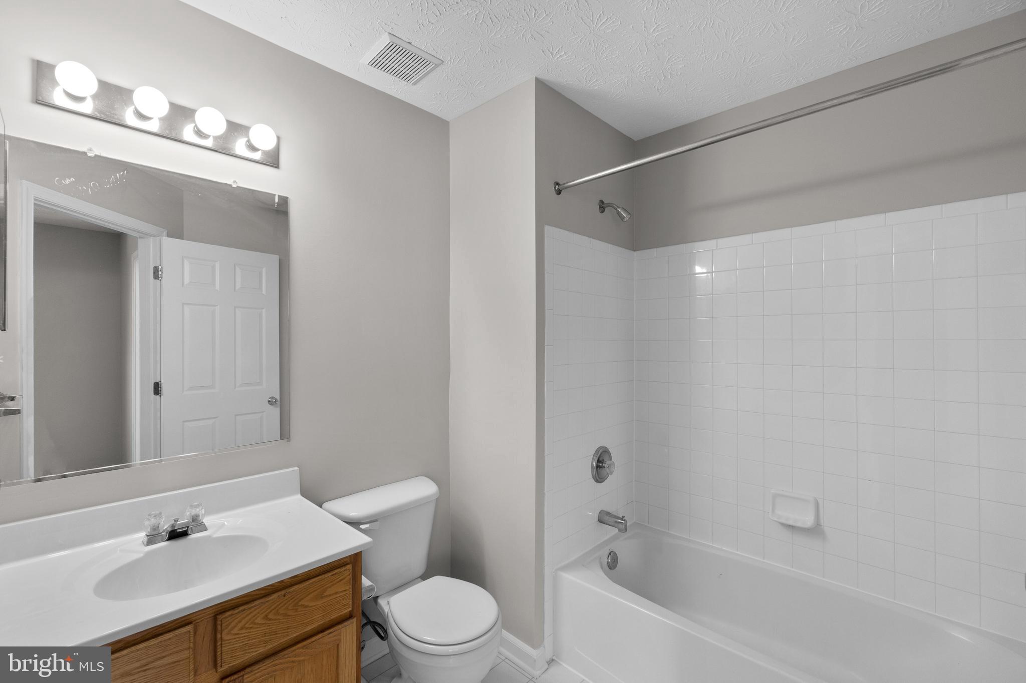 2816 Profitt Path Edgewood, MD 21040 - Photo 22 of 43 Owner's bathroom