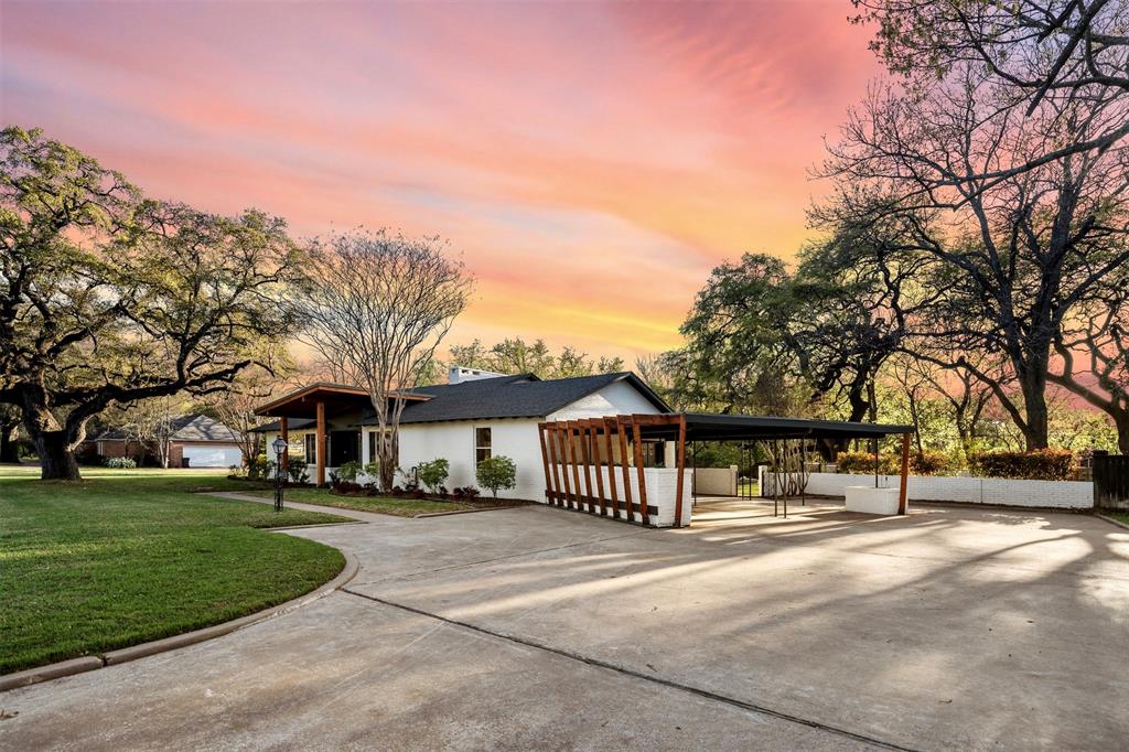 3400 MacArthur Drive Waco, TX 76708 - Photo 7 of 40 Extra Wide Driveway with plenty of parking and space to turn around