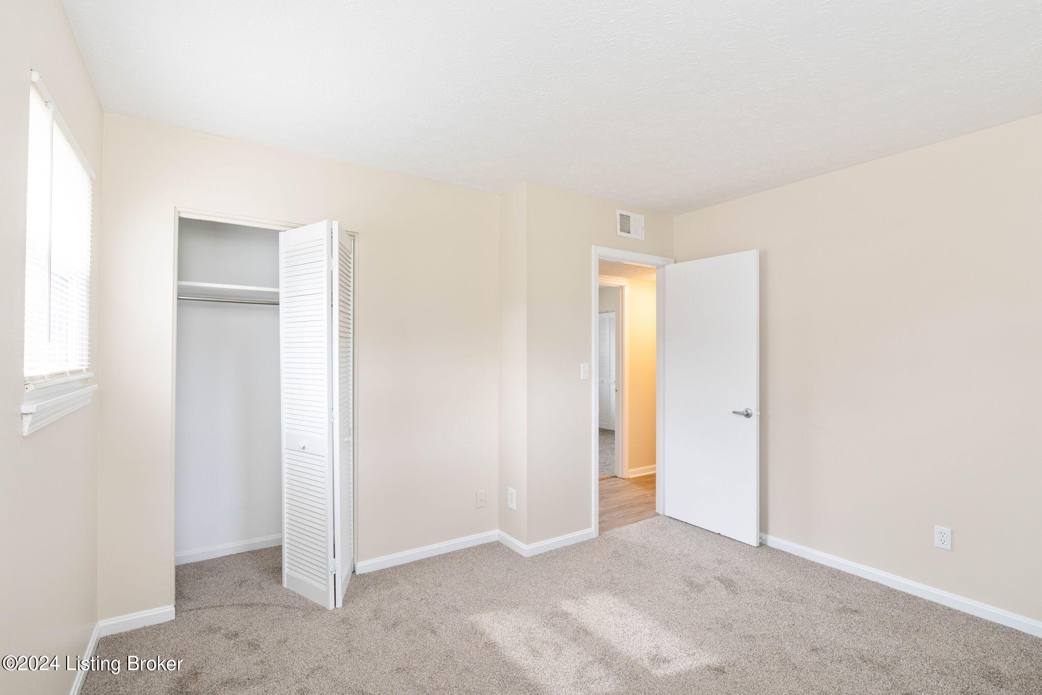 11209 Torrington Road Louisville, KY 40272 - Photo 25 of 32 11209 Torrington Rd-24