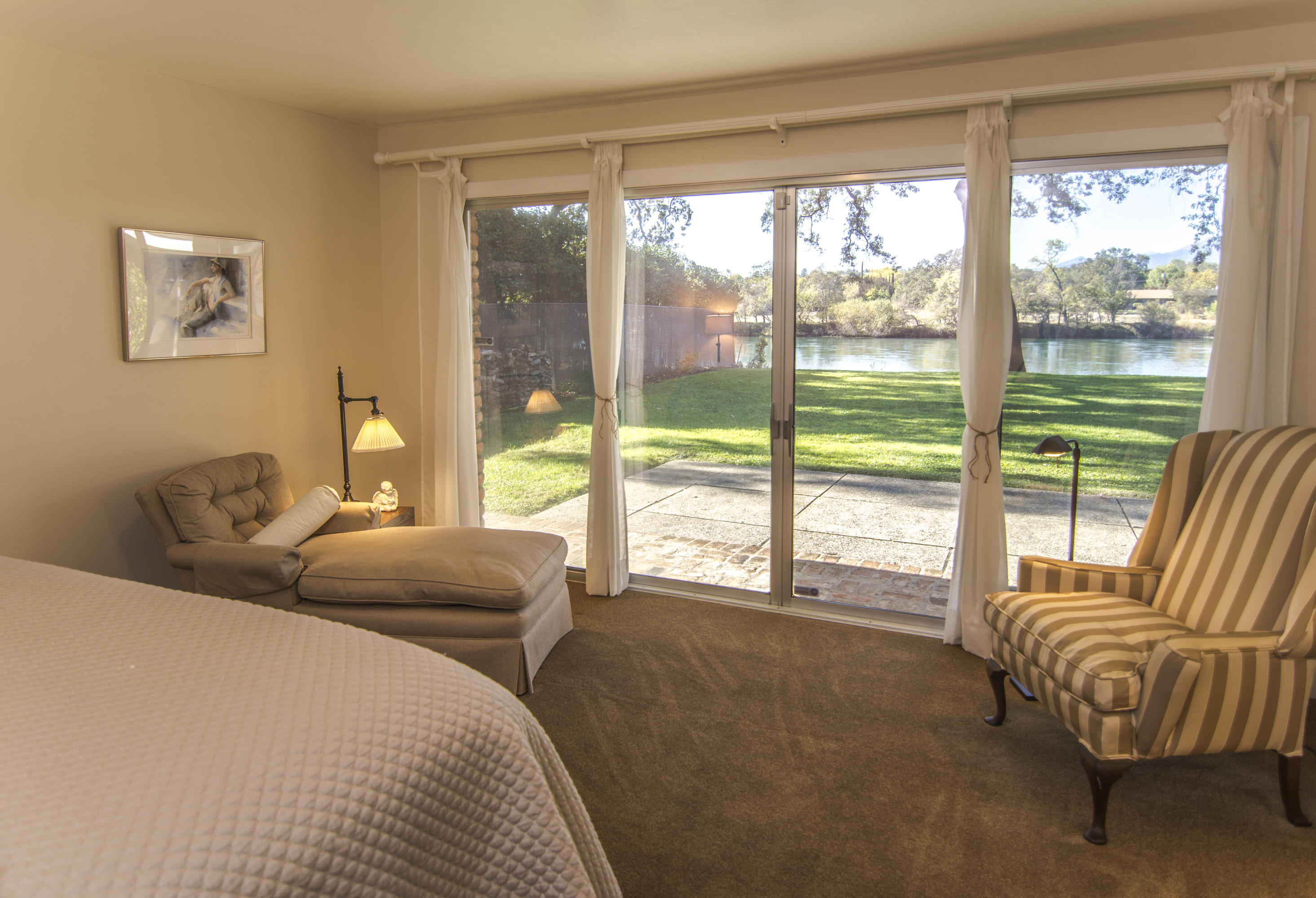 3114 Brent Road Redding, CA 96002 - Photo 16 of 23 Master Suite