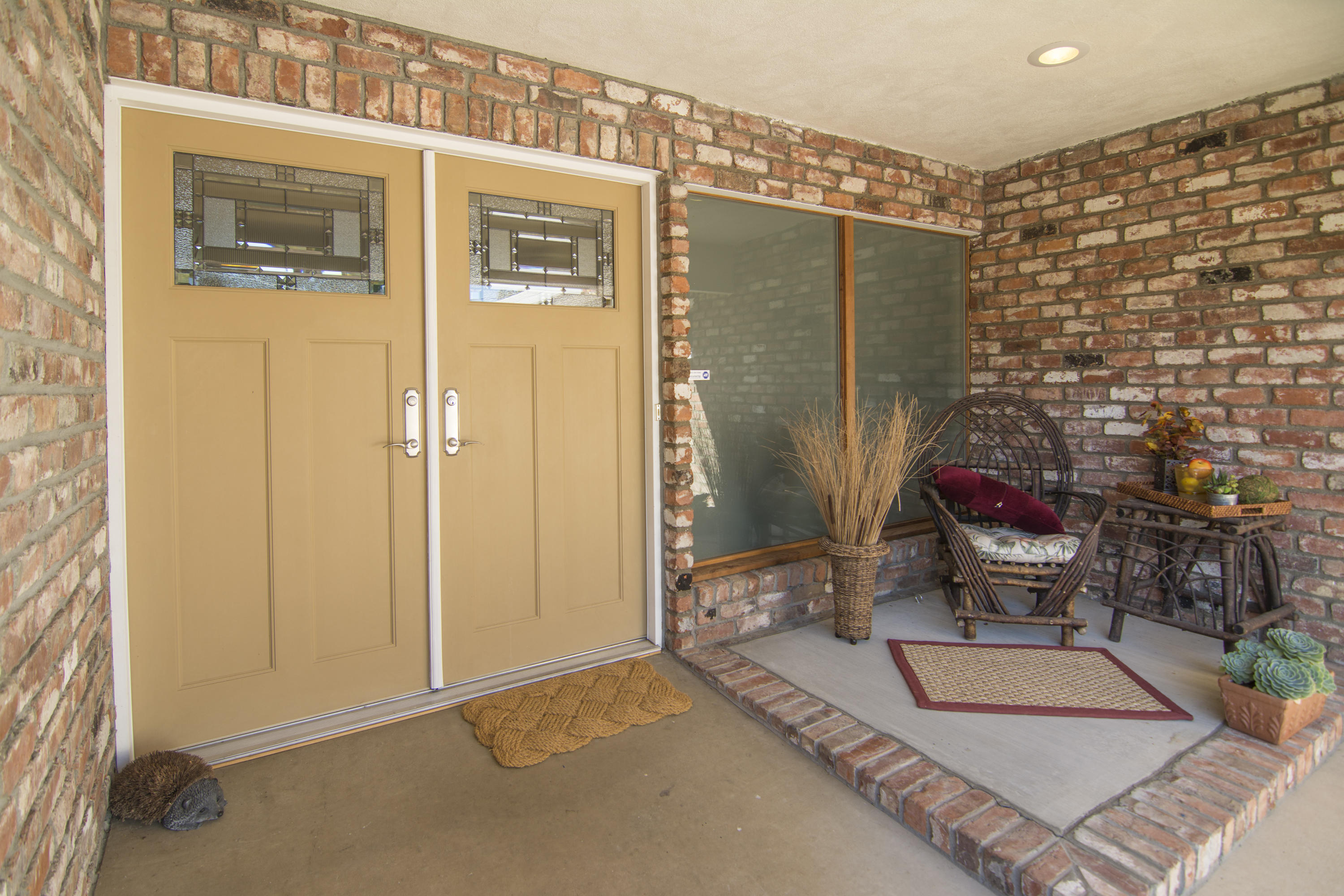 3114 Brent Road Redding, CA 96002 - Photo 3 of 23 Front Entry