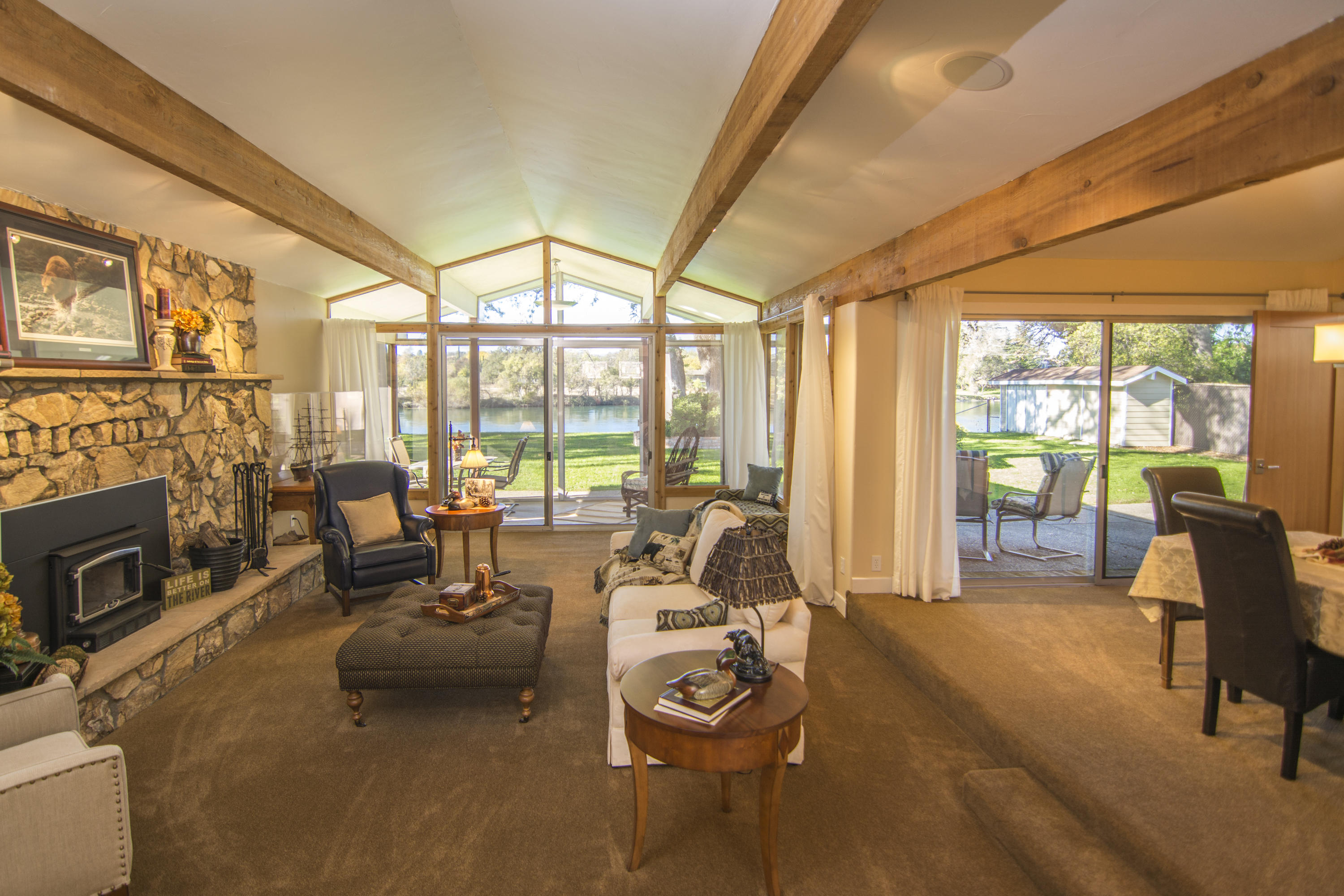 3114 Brent Road Redding, CA 96002 - Photo 4 of 23 Living & Dining Rooms