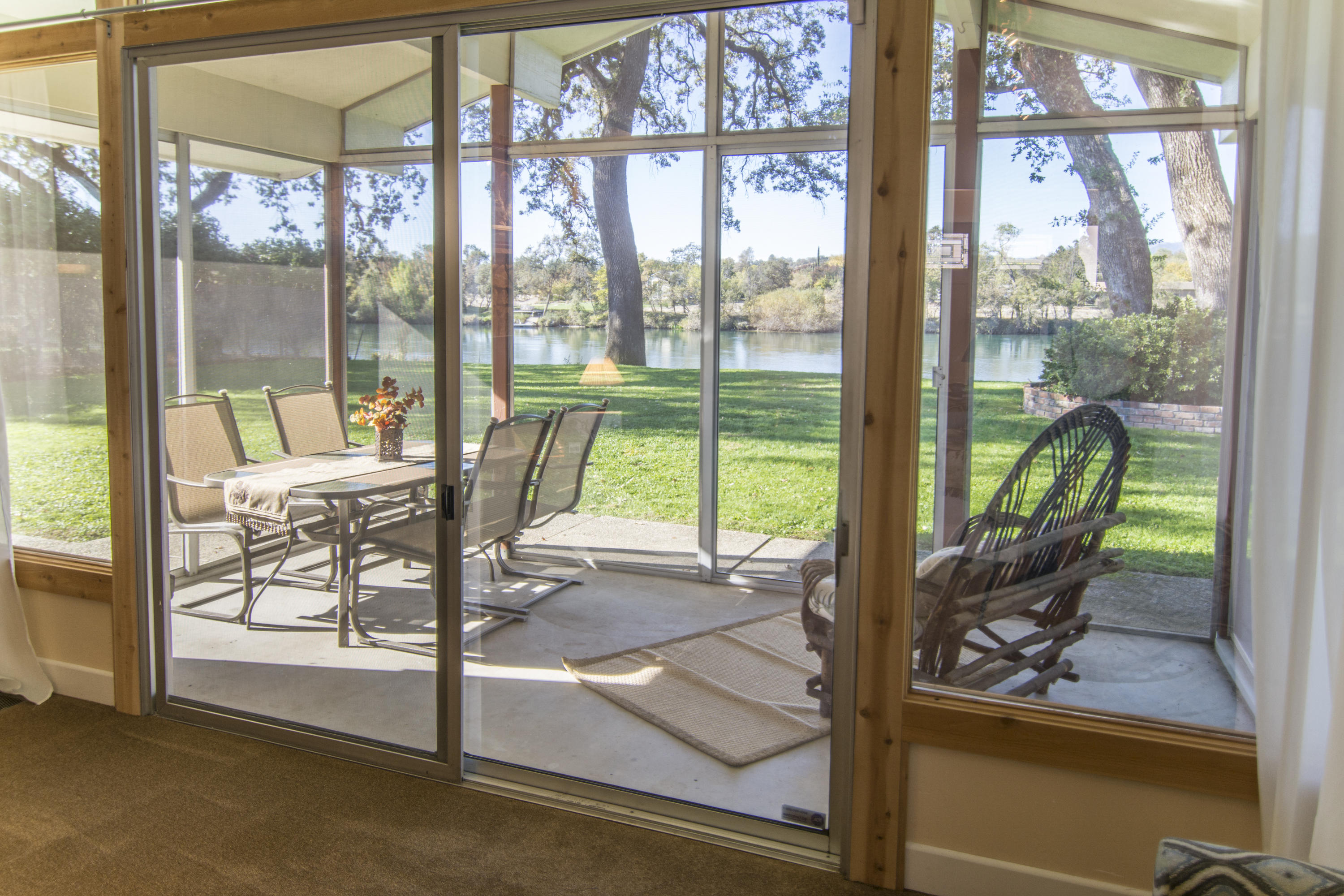 3114 Brent Road Redding, CA 96002 - Photo 5 of 23 Sun Room