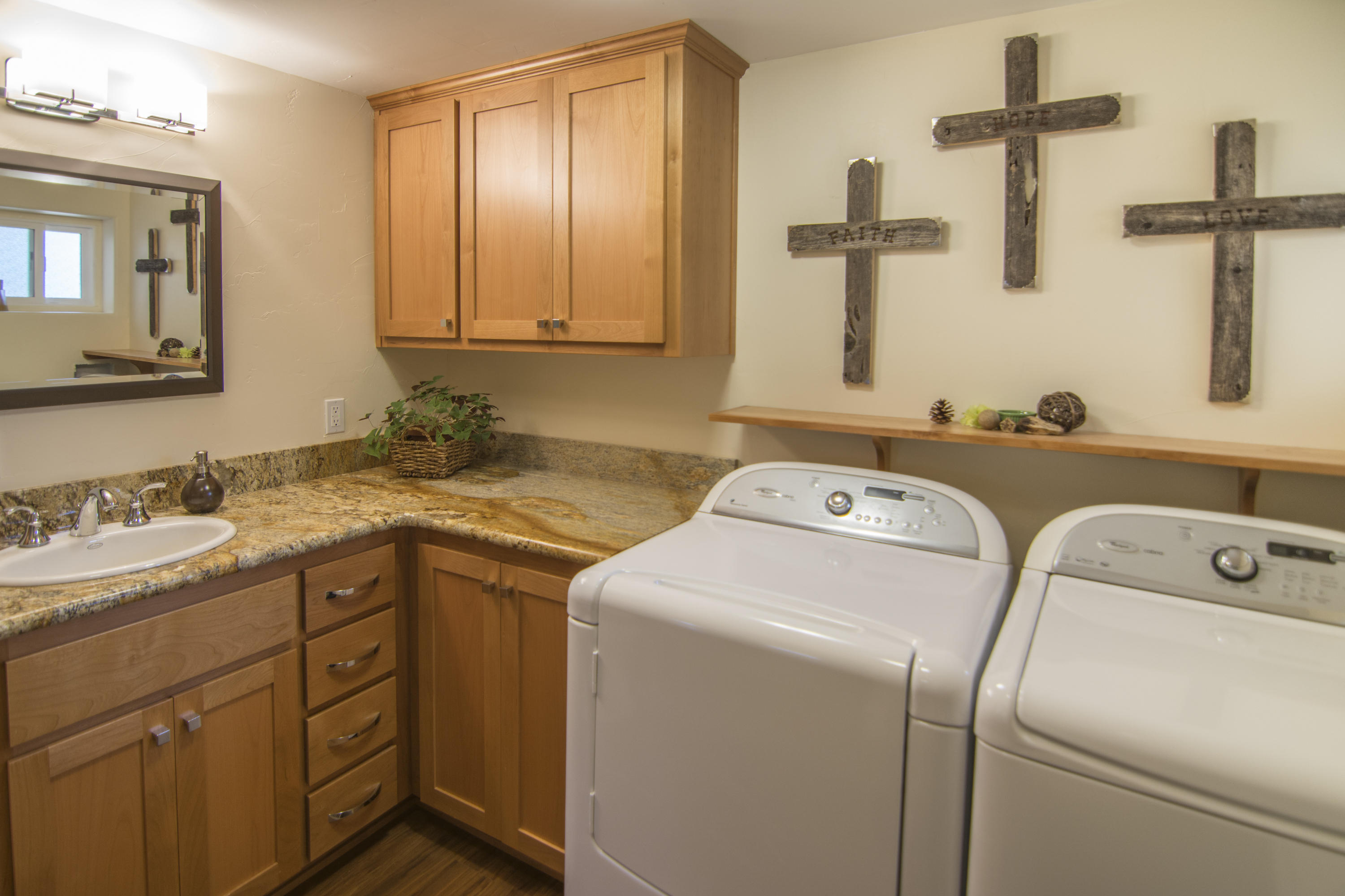 3114 Brent Road Redding, CA 96002 - Photo 9 of 23 Laundry Rm W/ Bath