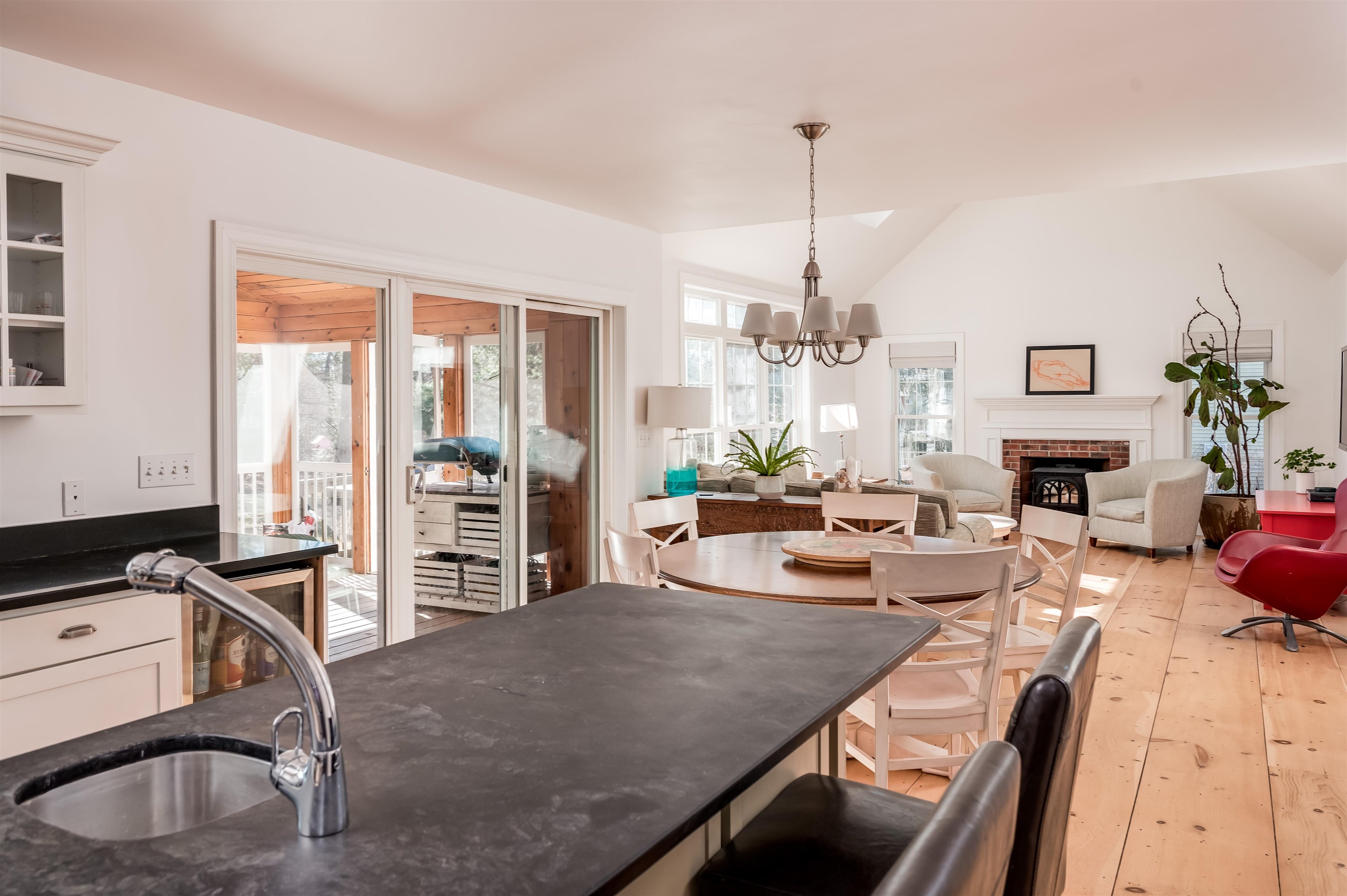 54 Edgewood Road Durham, NH 03824 - Photo 12 of 40
