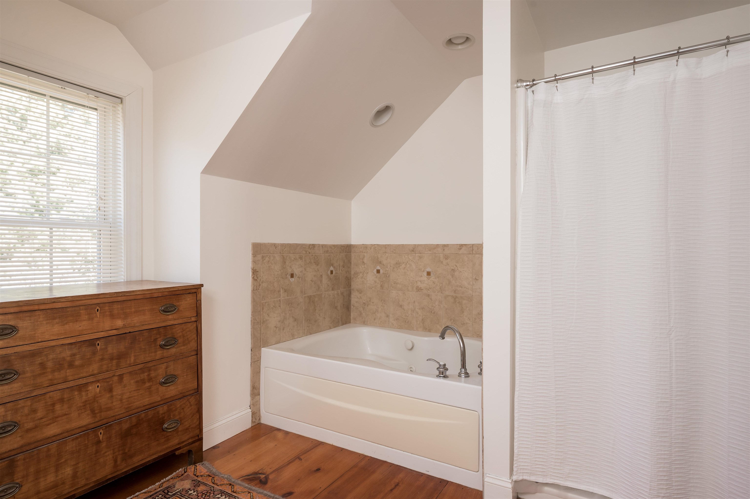 54 Edgewood Road Durham, NH 03824 - Photo 23 of 40
