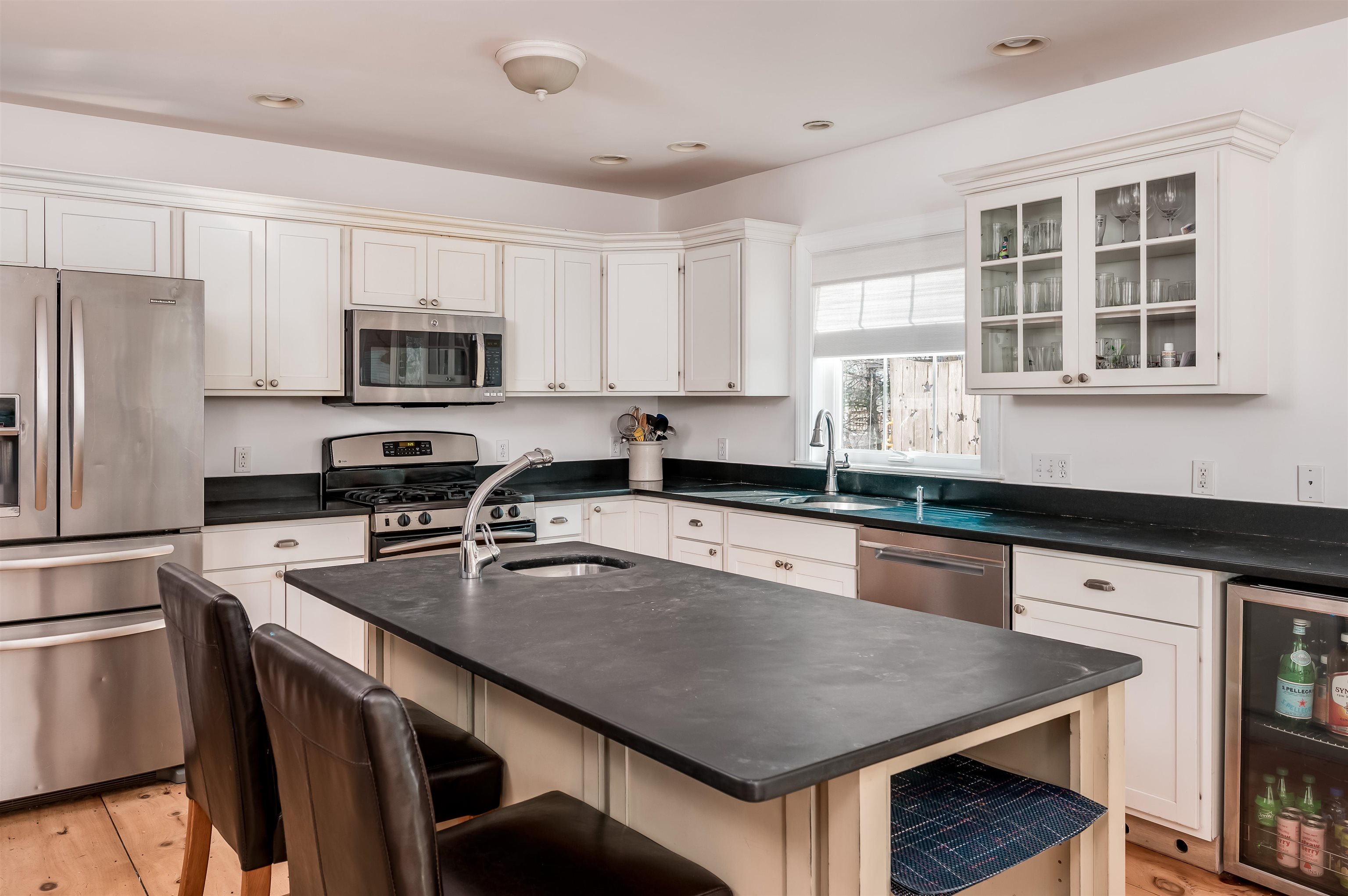 54 Edgewood Road Durham, NH 03824 - Photo 10 of 40