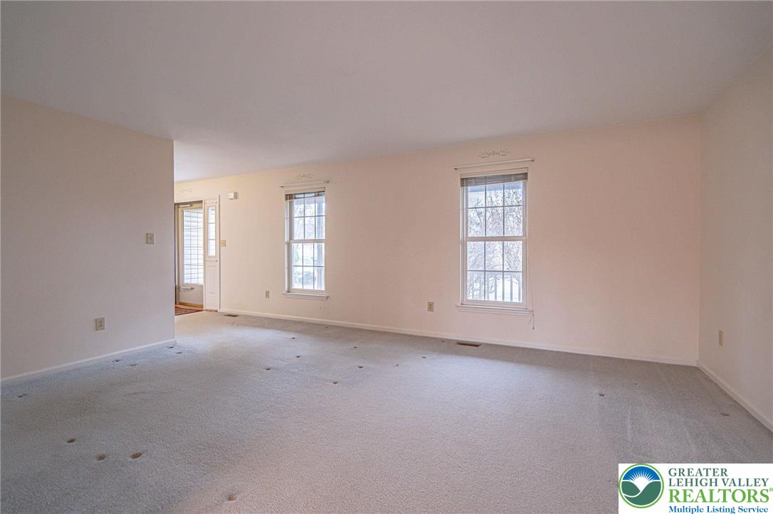 40 Elk Court Reading, PA 19606 - Photo 10 of 46 an empty room with windows
