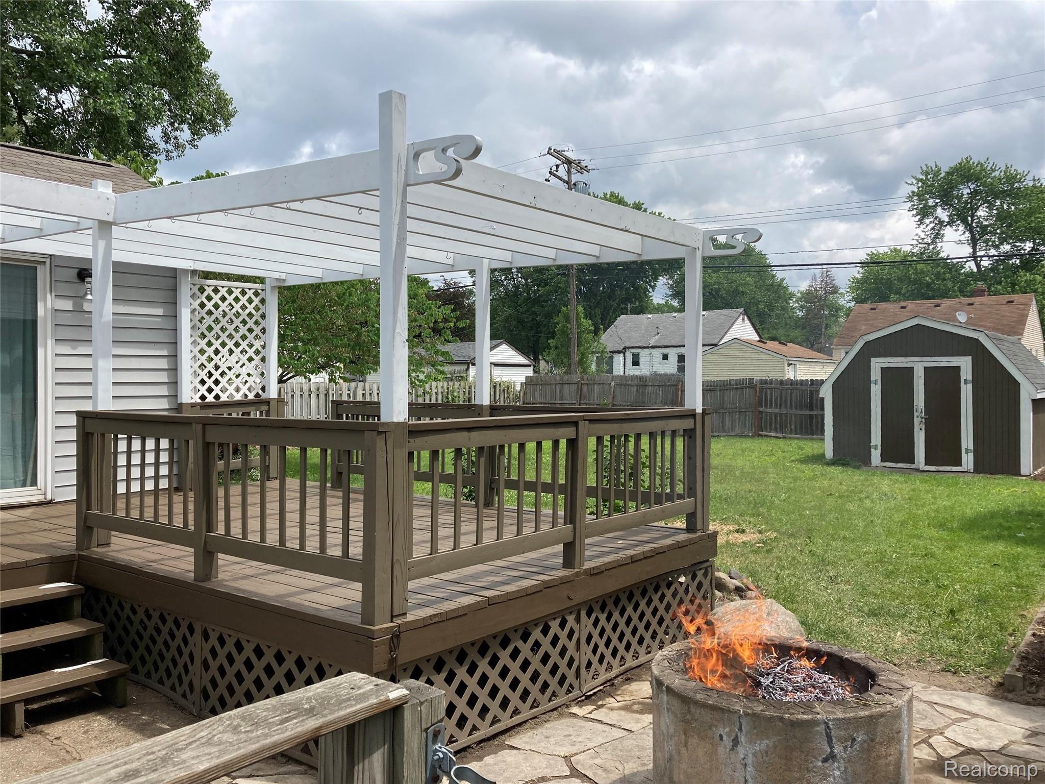 19200 Inkster Road Redford, MI 48240 - Photo 14 of 16 Pergola Backyard.jpg