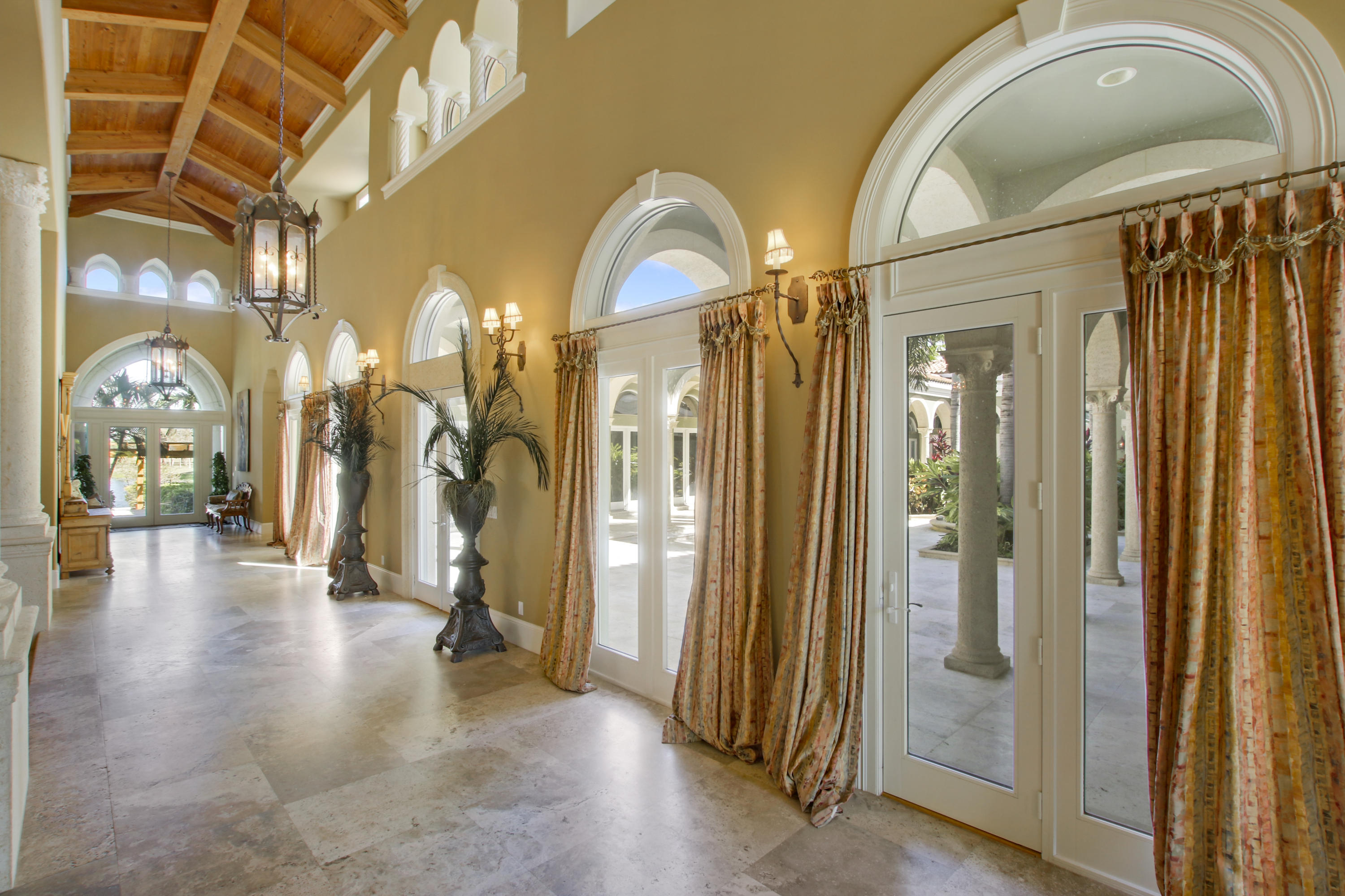 18803 Southeast Ranch Lane Jupiter, FL 33478 - Photo 11 of 29 Walkway overlookingk Courtyard