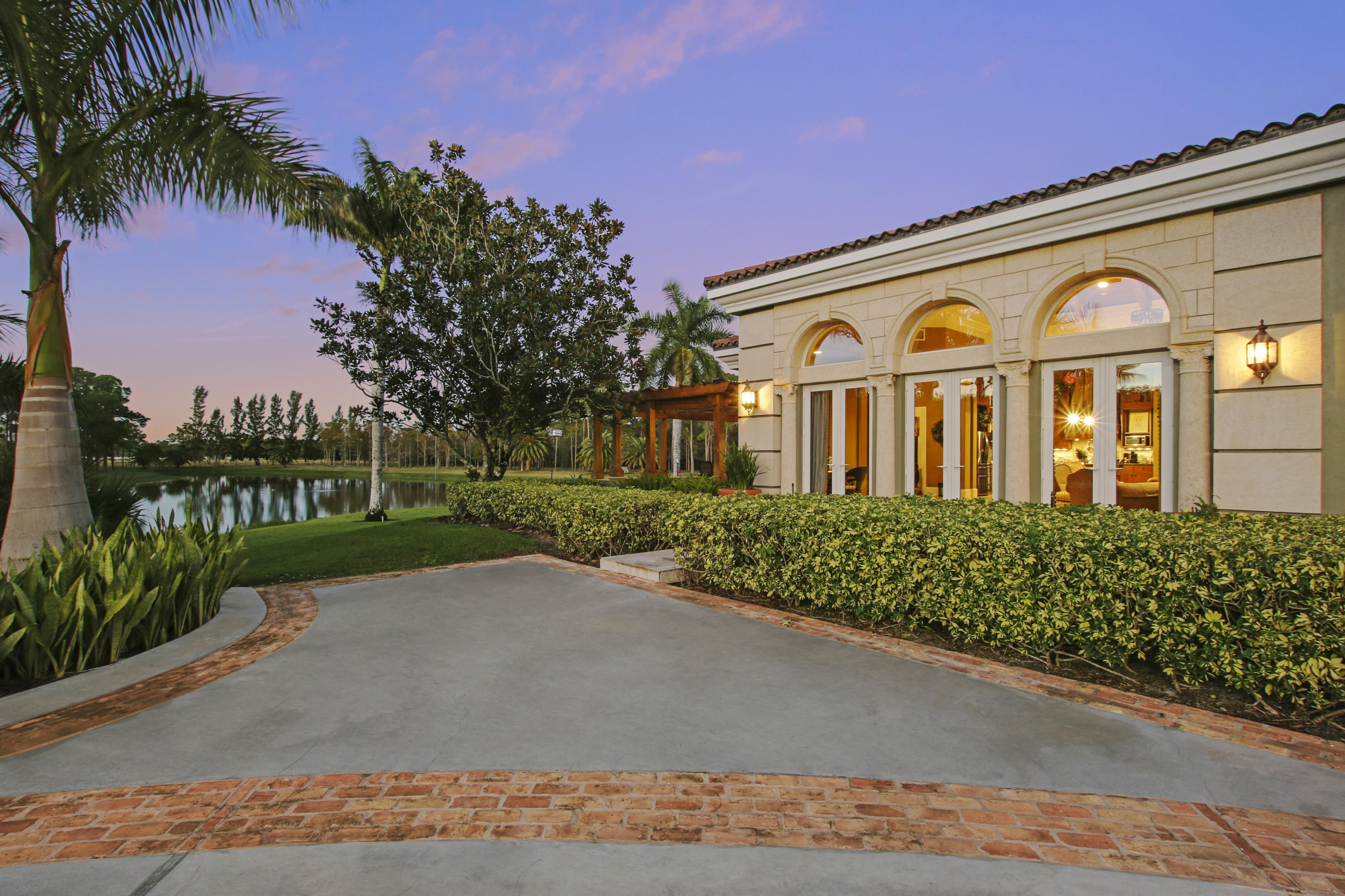 18803 Southeast Ranch Lane Jupiter, FL 33478 - Photo 25 of 29 Overlooking lake