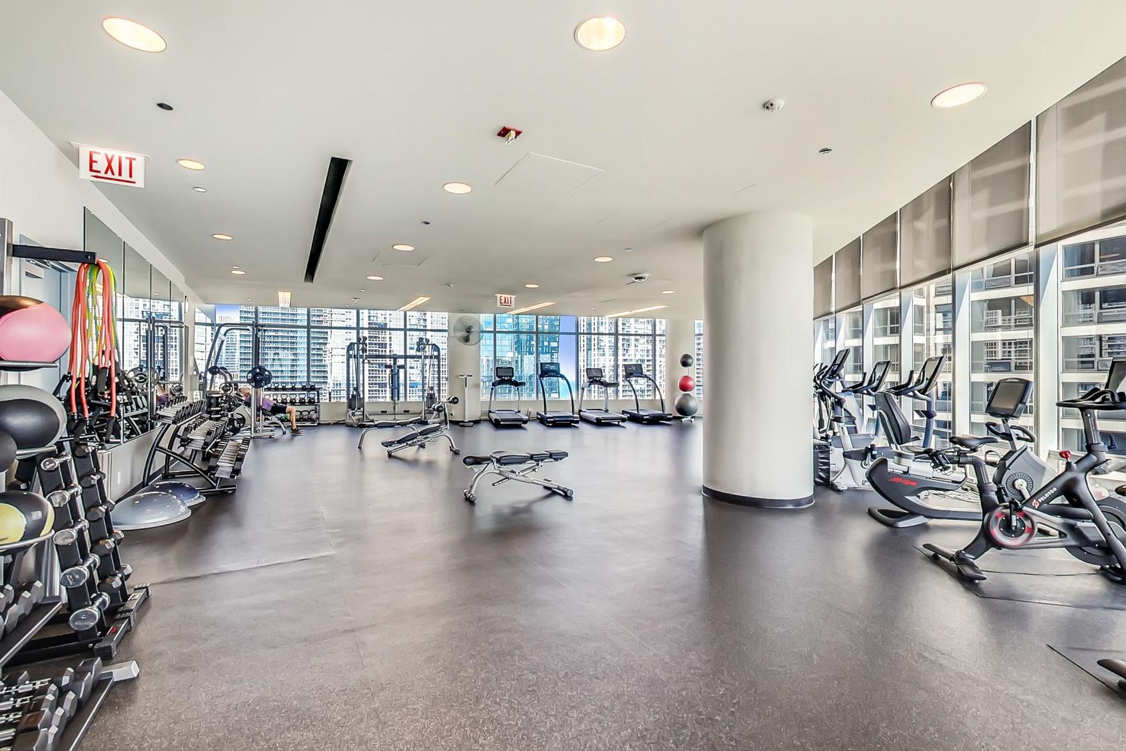 340 East Randolph Street, Unit 4901 Chicago, IL 60601 - Photo 38 of 50