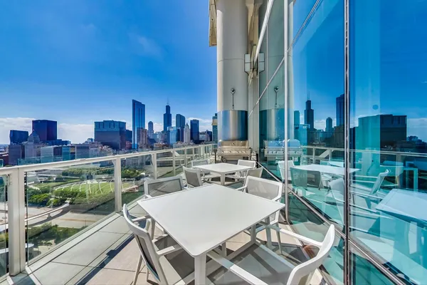 $11,800 | 340 East Randolph Street, Unit 4901, Chicago, IL 60601