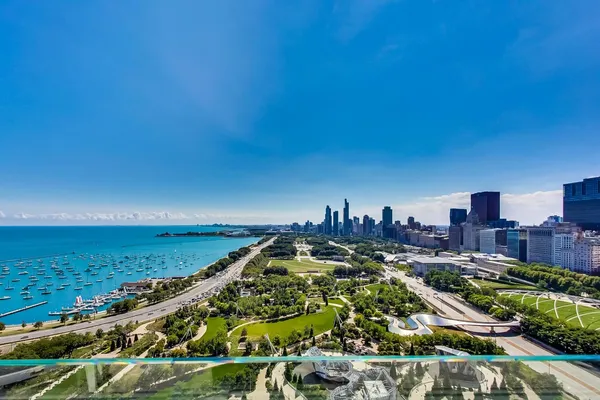 $11,800 | 340 East Randolph Street, Unit 4901, Chicago, IL 60601