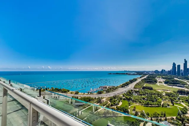 $11,800 | 340 East Randolph Street, Unit 4901, Chicago, IL 60601