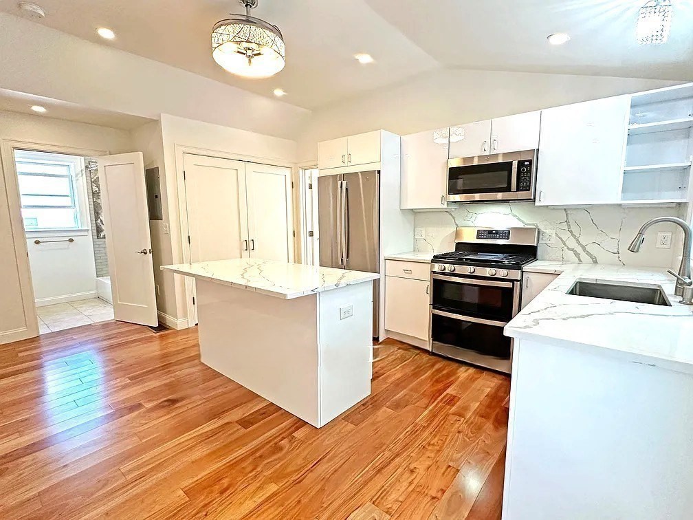 32 Salisbury Road, Unit 32 Newton, MA 02458 - Photo 6 of 32
