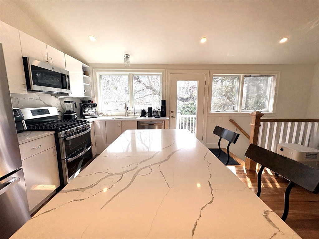 32 Salisbury Road, Unit 32 Newton, MA 02458 - Photo 9 of 32