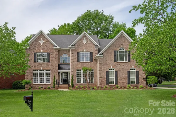 $1,100,000 | 8700 Edgewater Court, Waxhaw, NC 28173
