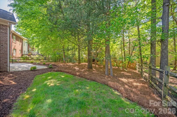$1,100,000 | 8700 Edgewater Court, Waxhaw, NC 28173