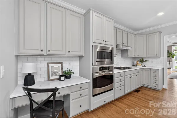 $1,100,000 | 8700 Edgewater Court, Waxhaw, NC 28173