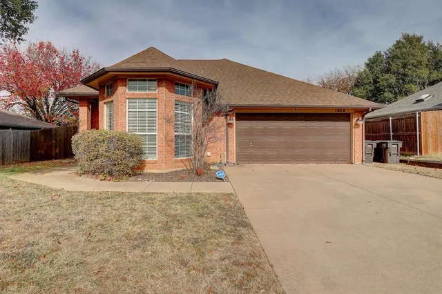 $1,700 | 1824 Dorchester Street, Fort Worth, TX 76134