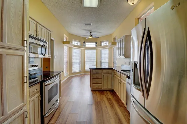 $1,700 | 1824 Dorchester Street, Fort Worth, TX 76134