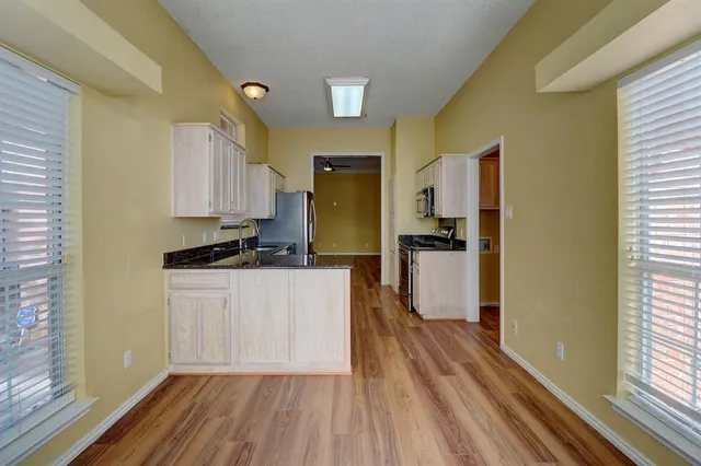 $1,700 | 1824 Dorchester Street, Fort Worth, TX 76134