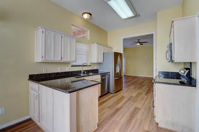 $1,700 | 1824 Dorchester Street, Fort Worth, TX 76134