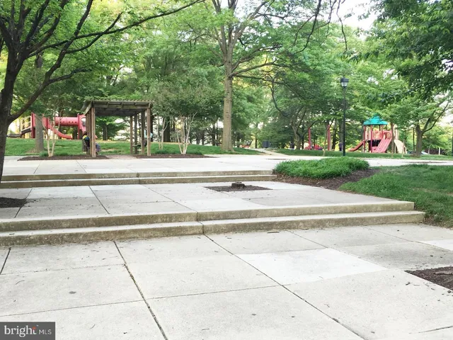 $2,750 | 14030 Castle Ridge Way, Unit 27, Silver Spring, MD 20904