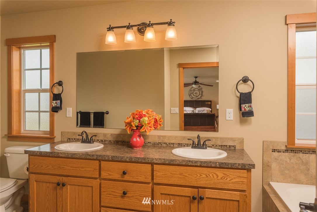 8593 Bender Road Lynden, WA 98264 - Photo 14 of 22 Gallery Image 14
