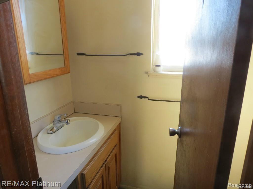 9948 Kress Road Pinckney, MI 48169 - Photo 8 of 22